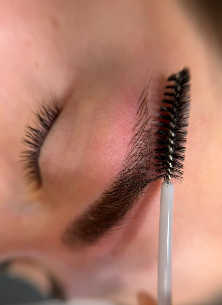 Maquillage semi permanent sourcils micoblading